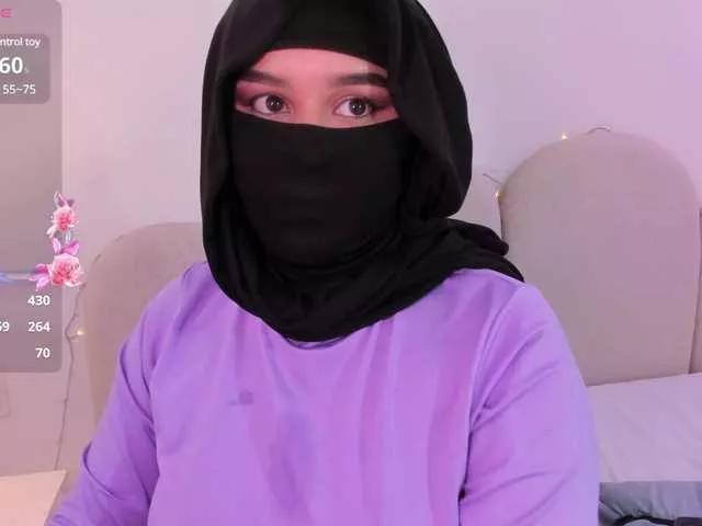 allanaluna from BongaCams