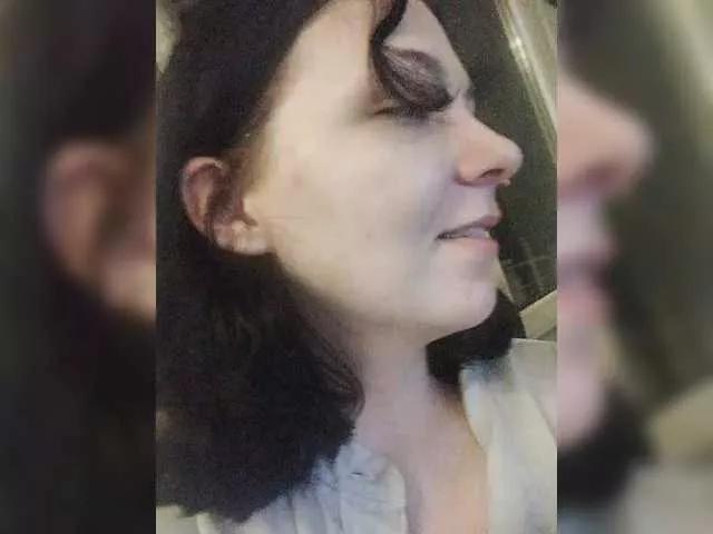 Lirras from BongaCams