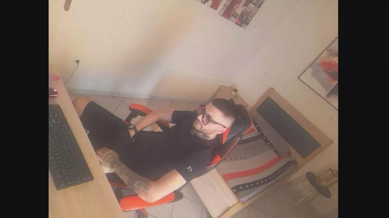 Albanianfcker from Cam4