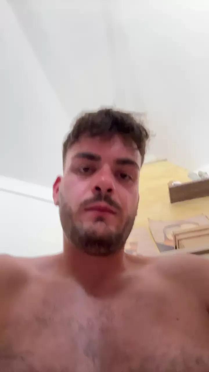 Cazzone22xx from Cam4