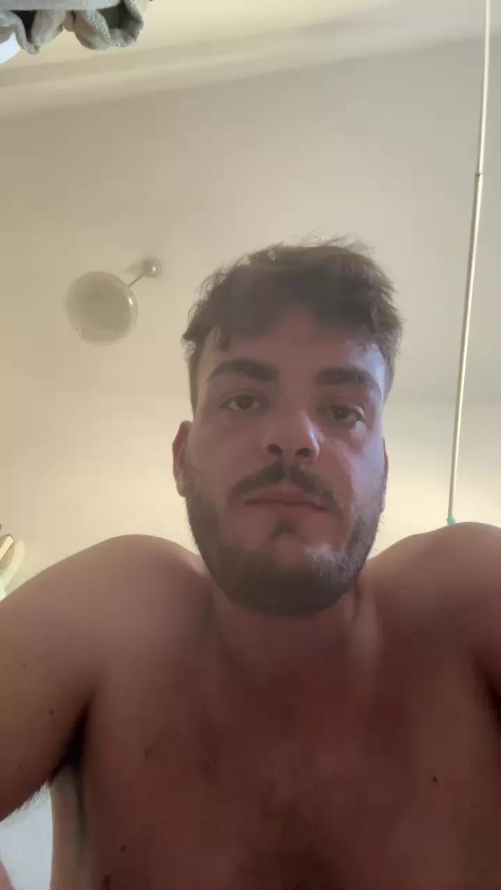 Cazzone22xx from Cam4