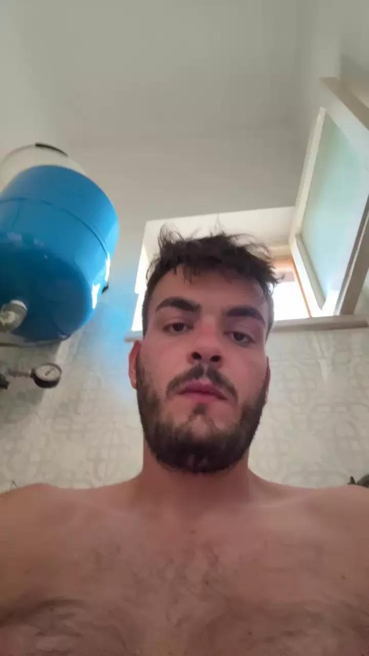 Cazzone22xx from Cam4