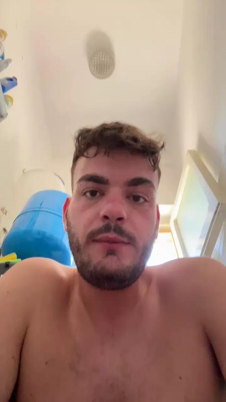 Cazzone22xx from Cam4