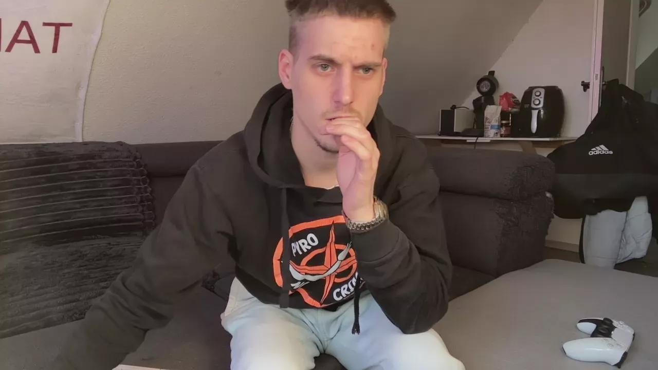 cookieboy88 from Cam4