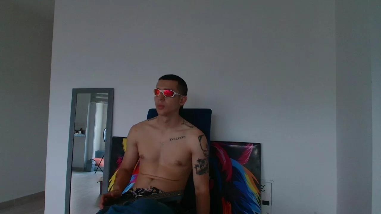 Dimitri_Higth from Cam4