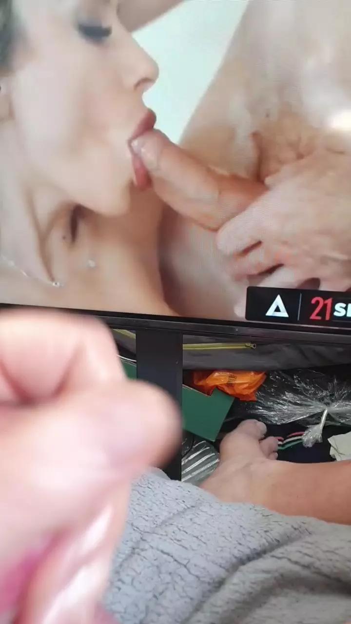 Hahaha96 from Cam4