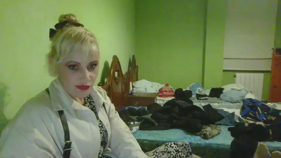 Isisytomy from Cam4