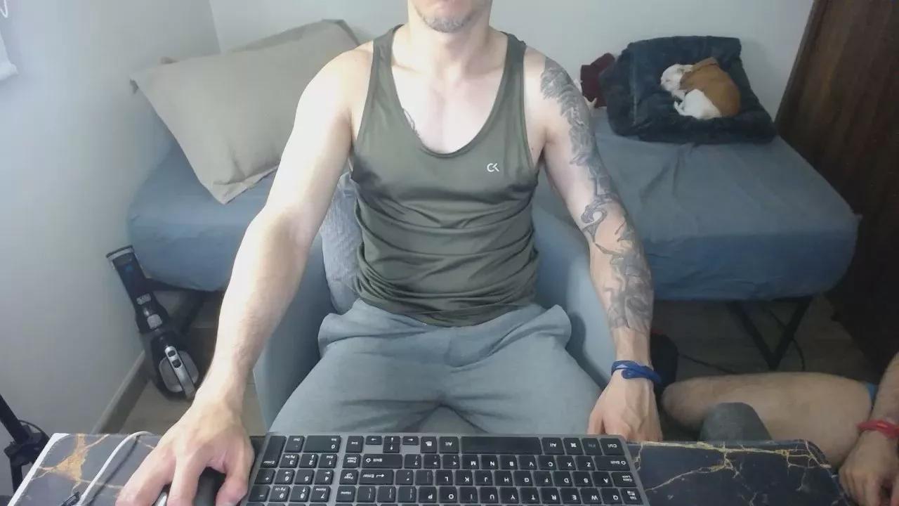 Lealboy from Cam4