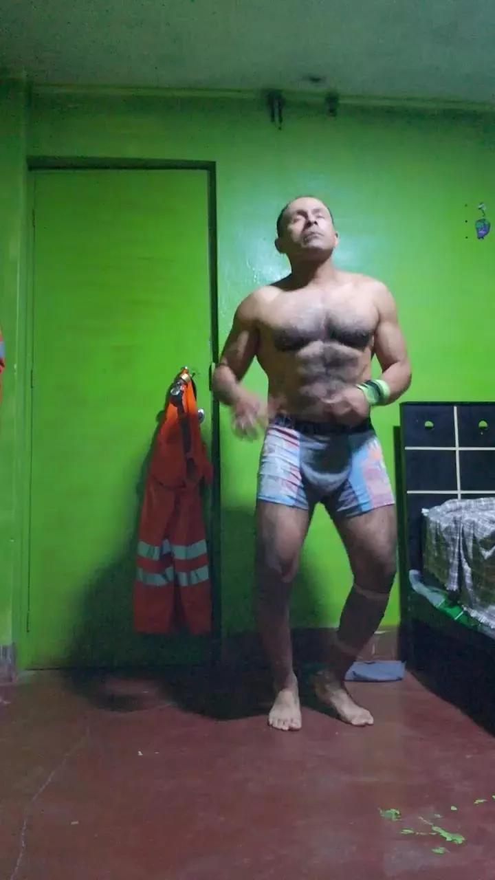 Lobogym39 from Cam4