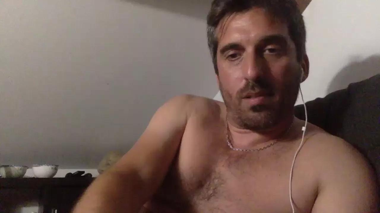 moumout1000 from Cam4