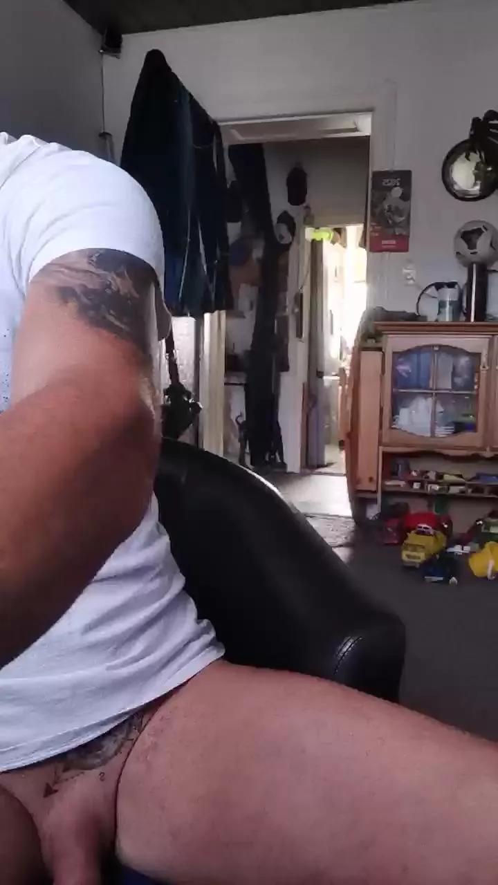 Ronny045 from Cam4