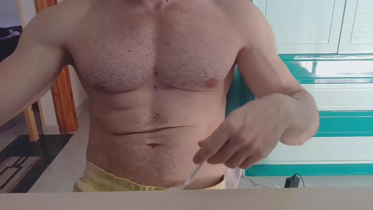 toptrainerr from Cam4