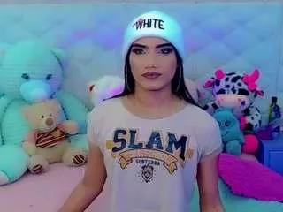 alanna-dollsx from CamSoda