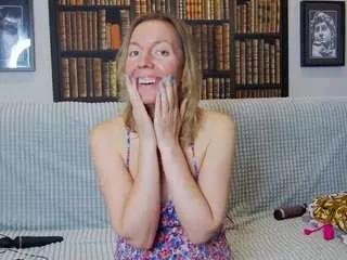 Amandalisss from CamSoda