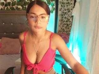 ariadnabrow from CamSoda