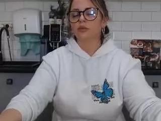 ellaswan from CamSoda