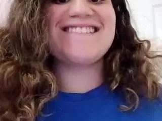 ellyg3 from CamSoda