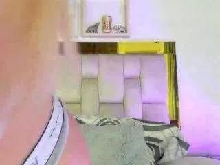 emma-rossee from CamSoda