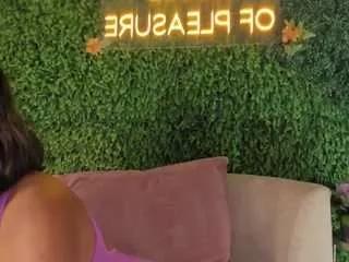 emmily-z from CamSoda