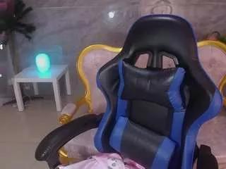 evageline-s from CamSoda is Freechat