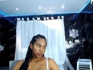 hillary-queen from CamSoda