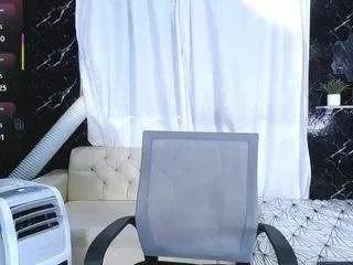hillary-queen from CamSoda