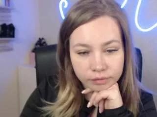 holly95love from CamSoda