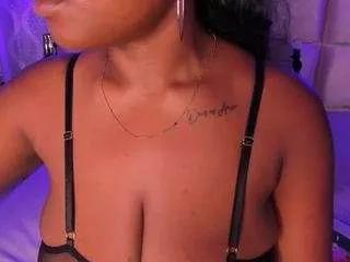 iammalaika from CamSoda