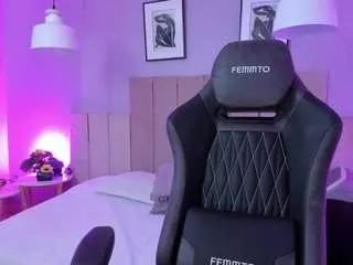 inndra-hot from CamSoda