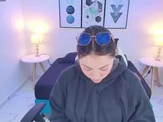 issareel from CamSoda