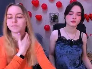 Liana-kisses from CamSoda