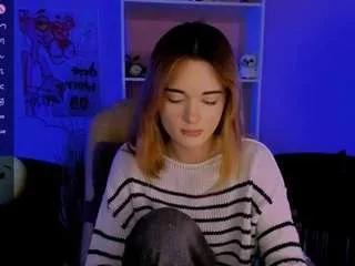 Liana-kisses from CamSoda