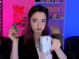Liana-kisses from CamSoda