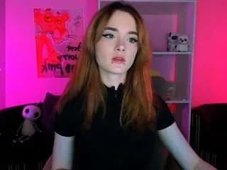 Liana-kisses from CamSoda
