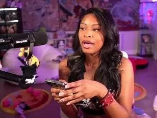 lovenzia from CamSoda is Freechat