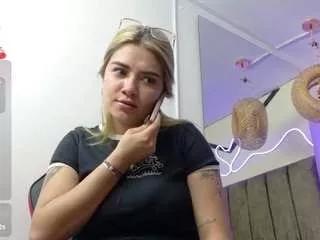 Natashaa-black from CamSoda