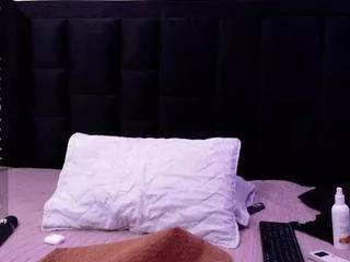 Naughtyebonyy from CamSoda
