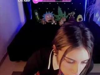 saralolo420 from CamSoda