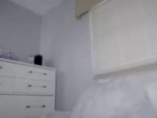 sassysmiles from CamSoda