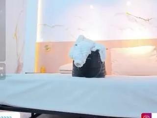 Valirya-devote from CamSoda
