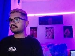 yune-twinflamesxx from CamSoda is Freechat