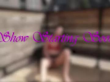Ari_lovexo from Chaturbate
