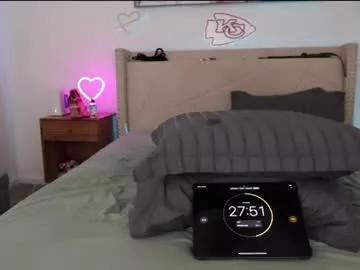 Ari_lovexo from Chaturbate