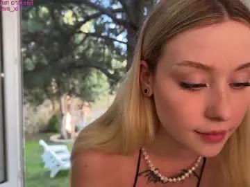Ella_knockers_xl from Chaturbate