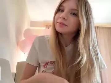 Georgietiogangco from Chaturbate