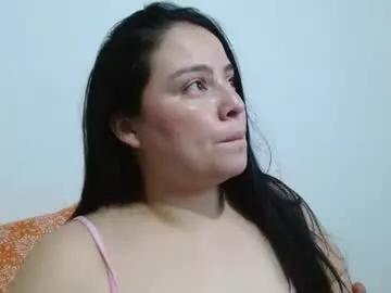 Isabel_24_gil from Chaturbate