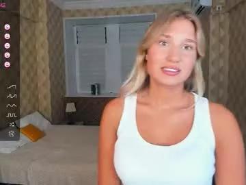 Loookat_me from Chaturbate