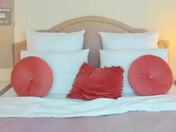 Lorasaint from Chaturbate