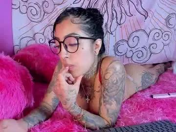Missnickeloo from Chaturbate