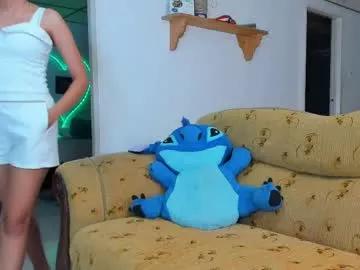 Rooxxyy_ from Chaturbate